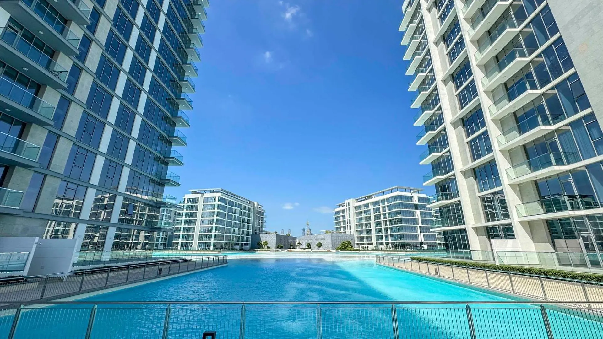 Mira Holiday Homes - Luxury 1 Bedroom In District One Dubai